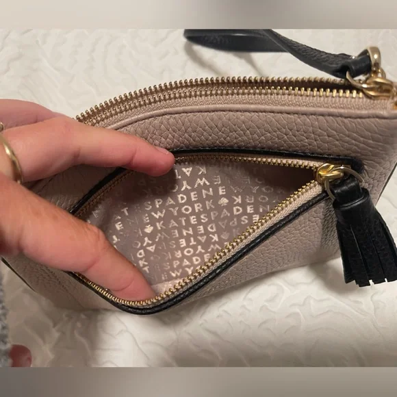 Kate spade wallet - Picture 2 of 5